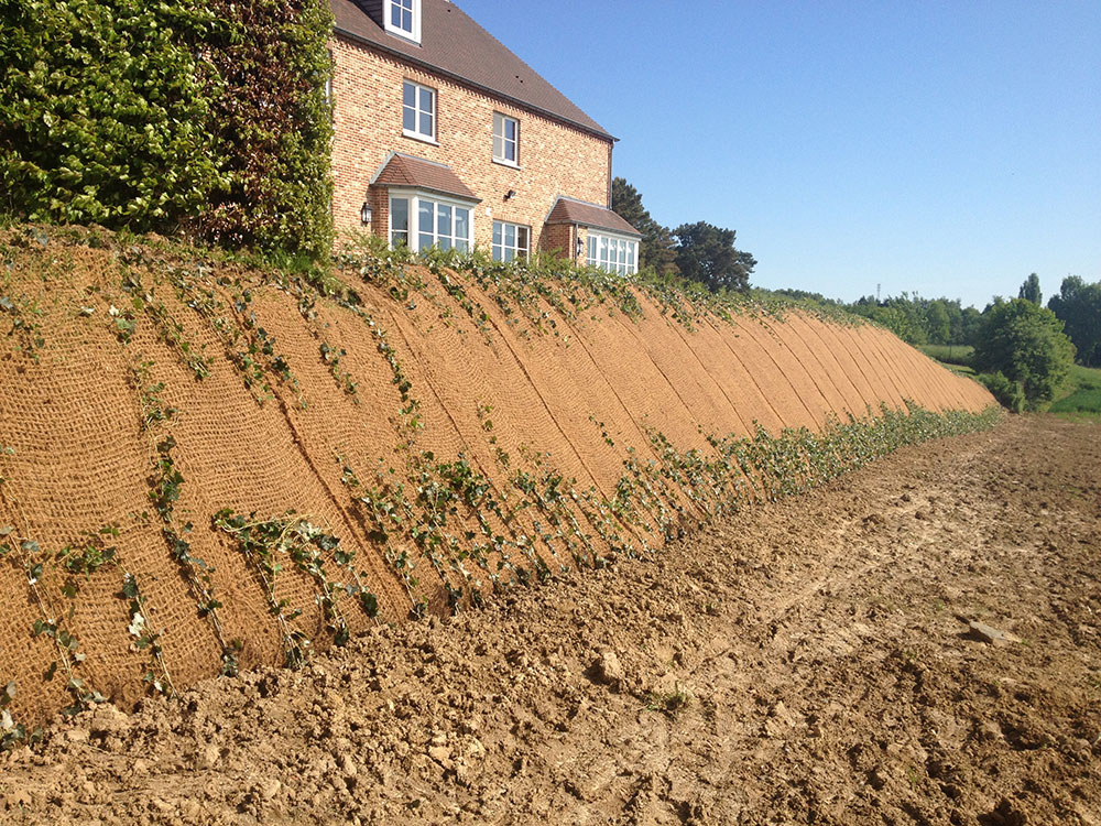 aménagement et stabilisation d'un talus