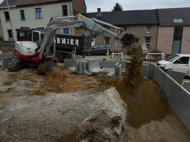 stabilisation du parking en amont du mur de soutènement avant la pose de pavé